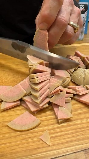 ❤️🙌 *** #repost *** Happy Howies beef rolls for puppy class tonight 😛 #happyhowies ( #📷 @devinefeedandpet ) | Happy Howie's Natural Dog Treats