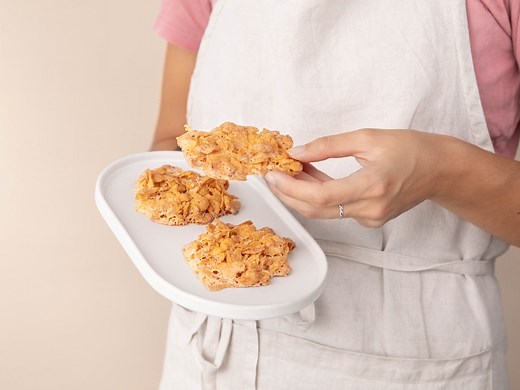 3-ingredient crunchy cornflake cookies | Recipe | Kitchen Stories