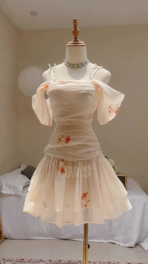 Loris Fashion Design: Unique Fashion Creations