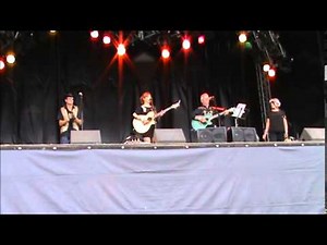 'Daddy sang Bass' cover by Kezia Gill and family @ Americana International 2014