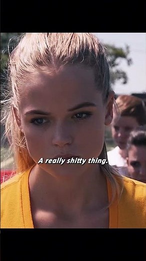 😱 Carrie (2013) – The Shower Horror & Cruel Bullying 💔📹 School Turns on Her!