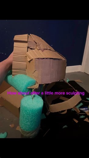 New cosplay looking good????? Who do you think it is