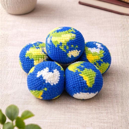 Crochet Earth Toy, Earth Keychain, Mini Planet Toy, Travel Gift, Geography Gift, Earth Charm, Earth Acccessory - Etsy