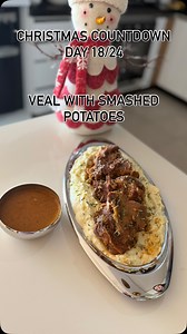 The pots I always get asked about, AMC pots, are honestly a lifetime investment. As you can see, I get to cook in half the time compared to regular pots. If you’re interested in them, you can contact @sandyscookware for more details. Veal with smashed potatoes. المكونات: • حوالي كيلو ونص لحم عجل • فلفل أسود، ملح، قرفة، و3 ملاعق كبيرة سكر بني • حبتان بصل متوسطتا الحجم، مفرومتان ناعماً • 4 فصوص ثوم • 2 جزرة • فطر طازج • إكليل الجبل الطازج (روزماري) • ملعقة كبيرة معجون طماطم • ملعقتان كبيرتان صلصة 
