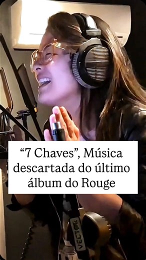 Nação Rouge on Instagram: "O primeiro refrão na voz da Aline é tudo❤️ “7 Chamadas” foi uma composição do Vitão que quase fez parte do álbum LesCinq, lançado no dia 01/02/2019 Não sabemos o que levou a descartarem a música, mas no fim ela foi gravada pelo próprio Vitão. Luciana não aparece porque não foi ao estúdio nesse dia (estava ensaiando para o Dancing Brasil) 🎥 @carolcaminha (gravado em 11/09/18) #rouge #curiosidades #bastidores #viral #documentario"