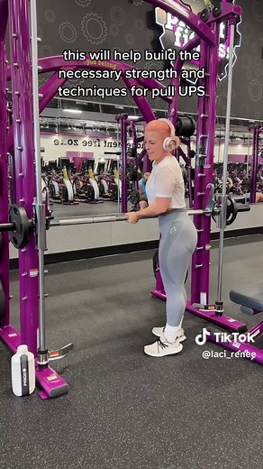 Smith Machine Inverted Row Tutorial with Contour Leggings