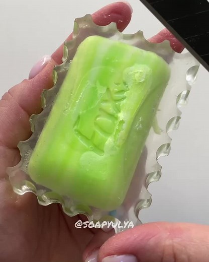 How to Cut Soft Green Gelatin for Perfect Shapes