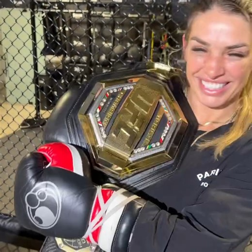 🥷🖤🤞🏻 @parilloboxing @jaxxonmediahouse | Mackenzie Dern