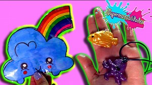 Hola! En este video les daré 7 Ideas que puedes hacer cuando estas aburrido. Estas son manualidades DIY muy fáciles, económicas y la mayoría de estas ideas las puedes estar haciendo con materiales que tienes en tu casa. Los mini turoriales que les compartí son: cómo hacer squishies de papel, Scrunchies, tatuajes temporales, sellos de papa, burbujas, dijes de silicón y separadores de libros de origami. | Supermanualidades