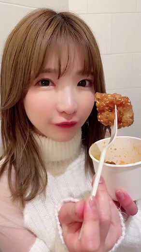 ちょっとあざとい？#あざと女子 #もえあず #大食い女子 #エラバレシ #もえもえきゅんきゅん #大食いjk #大食いyoutuber #大食いアイドル #ニット女子 #ニットワンピ #ちょっとあざとい #ヤンニョムチキン #韓国グルメ