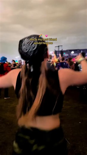 Tag your rave bestie! 😍 We're living out our best lives next year and making all our dreams come true. 🙏 Get your passes for 2026 before presale ends tonight at 11:59pm ET! 🚨 | Electric Daisy Carnival - EDC Orlando