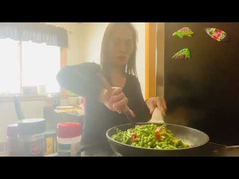 Hello everyone here, so let’s continue how to cook the string beans guys.