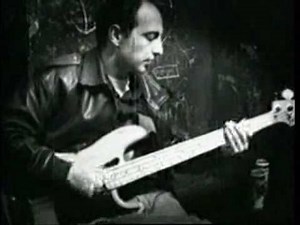 TRYPES - ENA PLIROMENO TRAGOUDI (HQ)