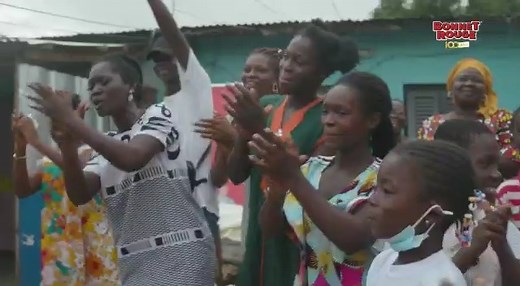 A l’occasion de la célébration de la journée mondiale du lait et de ses 100 ans de présence à vos côtés, Bonnet Rouge s’invite chez vous pour vous dire merci. Plusieurs visites au programme durant tout le mois de Juin. Le samedi 05 Juin nos équipes étaient dans la commune d’Abobo. Revivons en images ce moment ! | Bonnet Rouge