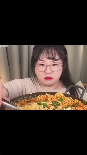 17NETWORK Entertainment on Instagram: "#viral #mukbang #asrm #food #relax #asrmfood #fyp #friedchicken #noodles #pizza"