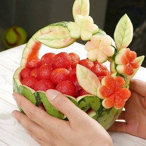 749K views · 9.6K reactions | Un panier à fruits uniquement avec de la pastèque ! C'est l'idée géniale qu'on peut reproduire facilement chez soi ! | Demotivateur Food | Facebook