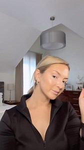 HANIFE REDZEPI ATULA on Instagram: "GRWM 懶 Anzeige wegen Markennenung | Selbst gekauft Produkte: @maybelline_de Build a Brow @hudabeauty Esay Blur Foundation @nyxcosmetics_de Pro Fix Stick @essence.cosmetics.germany Baby Got Bronze & Baby Got Blush @catrice.cosmetics.germany Bright&Blur Powder + All over Glow Tint @kikomilano silky glow Bronzer @manhattancosmetics Lipliner 94F"