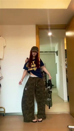 期待夏季穿搭 美国复古风 肩部裸露服装 宽松短裤