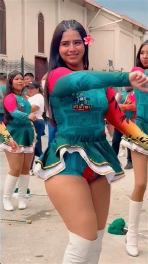 #bastoneras#dance#cosplay#dancecraze#dancetrend#smartphone#milindoecuador#humor#carnival#twerk