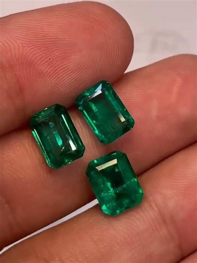 Best Quality 8.9 Carat Zambian Emerald Stone 💚 | Natural Rare Gemstone ✨