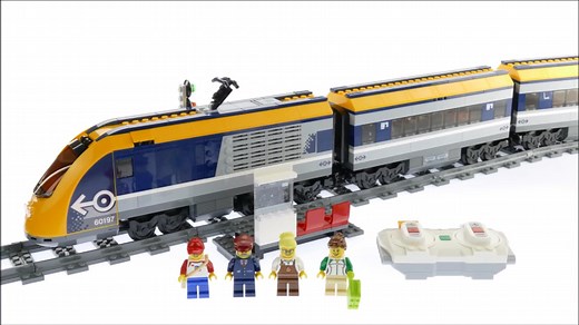 乐高积木城市系列60197，电动蓝牙客运高速列车的搭建演示