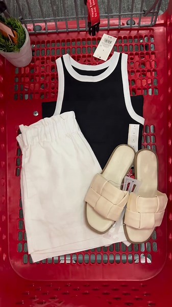 i will say it again, these tanks are the best you’ll find! Theyre only $8 and come in this new color! #targetstyle #springfashion #momstyle #affordablefashion #casualstyle #basics #neutraloutfit #newattarget #springoutfit #tanktop #wildfablebytarget