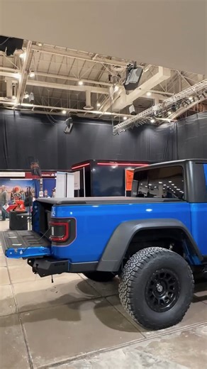 Fas-Top on Instagram: "Watch the Traveler transform from a tonneau into a topper in minutes 👀 Add a bed rack and get 3 functional products in 1... #TruckMods #FasTop #FasTopTraveler #JayBar #TruckLife #MadeInUSA #TruckGear #tonneaucover #truckaccesories #truckupgrades #EasyInstall #truck #topper #trucktopper #bedrack #overlandingbuild #diy #overlanding #offroad #camping #transformers"