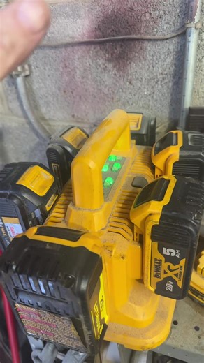 Battery charger for the yellow tools #battery #charger