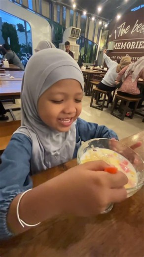 Lucu Banget!!! Shanum kok gitu makan sop buah nya 😱😱😱 #shorts #funny #numnum