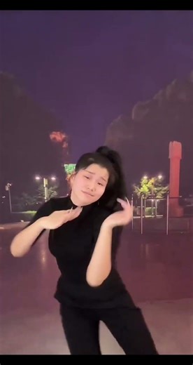 The Sea Finger Dance Cover Fengbao's Expressive Hand Movement & Vocal Performance Finger Tutting