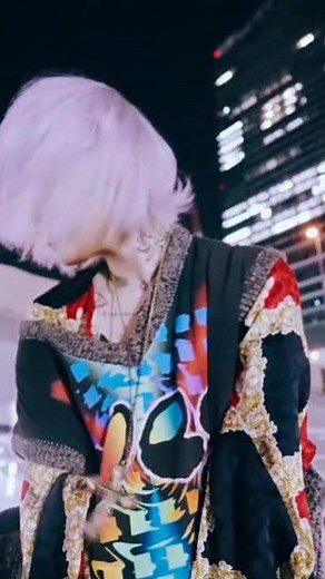 4s4kiのHyperpop音楽と東京のネオン文化