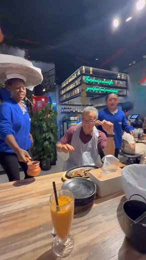 Winter is here… and it’s the perfect season for hot seafood, cool weather, and live Belly Bump performances ❄️🔥🦐 | Belly Bump Restaurant