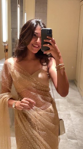 Trending Saree Styles: The Magic of 6 Yards in Sri Lanka