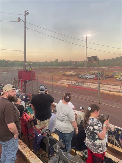 who know the had 18 wheeler racing?