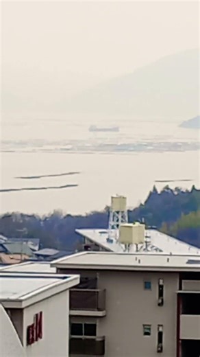 出航中 11:38am 右端は宮島 Ｍiyajima Japan 2/16 ライブ配信中