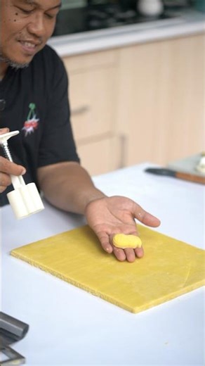 Cape buletin kue nastar? Di cetak aja pake alat ini jadi lebih simple! #cetakankuekering