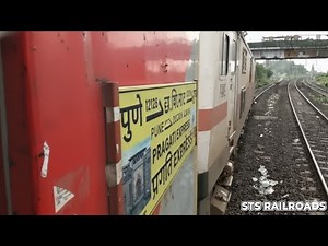 12126Pune Mumbai Pragati express going Karjat to Panvel #train #indianrailways #pragatiexpress