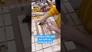 Making a miter fold box using my flattening sled to cut the miters #workshop #woodworking #diy