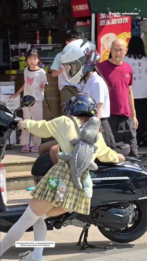 Wait for the motorcycle pivot... I’m speechless 🤣 #bikerchick #motorcycle #skills