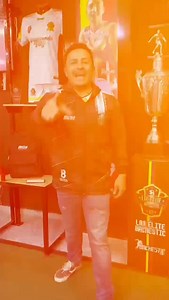 🏆 ¡Luce como un campeón dentro y fuera de la cancha! 🏆 Diseñamos uniformes deportivos personalizados con calidad profesional, comodidad total y estilos que marcan la diferencia. 💥 ✅ Telas resistentes y frescas ✅ Personalización con tu logo, nombres y números ✅ Entregas rápidas en toda Colombia ✅ Precios para equipos, colegios y clubes 🔥 ¡Haz que tu equipo se vea y se sienta invencible! 📲 Cotiza ahora por WhatsApp y recibe atención inmediata. | Bachestic - Fábrica de Uniformes Deportivos Per