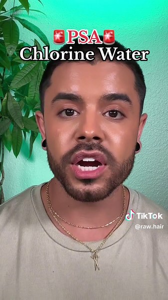 🚨PSA beware of chlorine water ESPECIALLY if you color or plan on coloring your hair. Chemical reactions are a real thing.⚠️ Hope this helps 🫶🏼 #fyp #foryoupage #chlorinewater #haircare #haircolor #chlorinehair #chlorinehairtips #hairtok