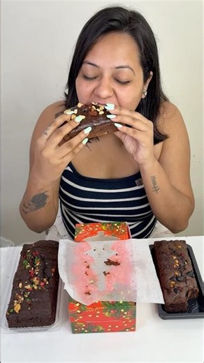 280Rs Plum Cake🤪 Vs 150Rs Vs 99Rs | Cheap Vs Expensive | #trending #shorts #foodie