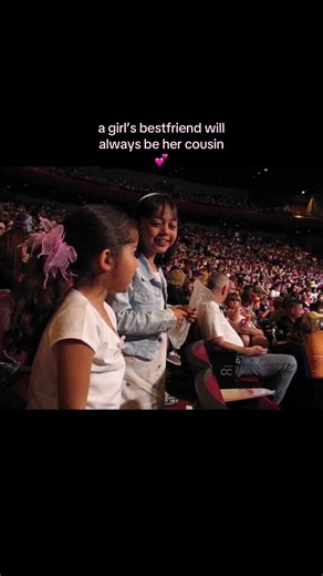 our first concert @The Wiggles & my concert buddy now 🥹 @paigebaltierra