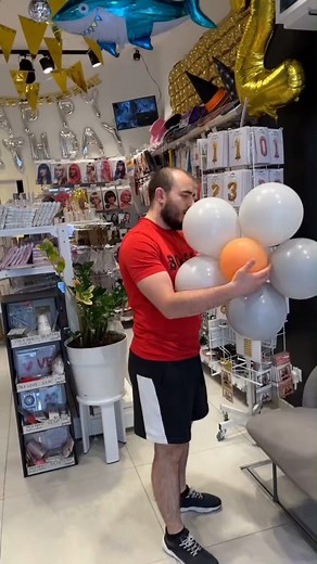 Une fleur avec une assiette et des ballons | H.Ballon