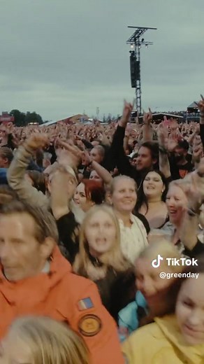Know Your Enemy Live Performance by Ryan Baxley in Oslo