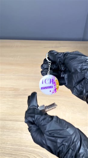 From design to finishing touches✨ Fixing the keys onto these resin customized keychains with my brand name and contact number — handmade with care and precision. Each piece is not just a key holder, it’s a beautiful keepsake and a smart way to promote your brand or gift someone special. Want to learn how to create resin crafts like this? Join our upcoming beginner-friendly resin art class and start your creative journey with us! Limited slots available — register early on 0532622053💛#titiscraft