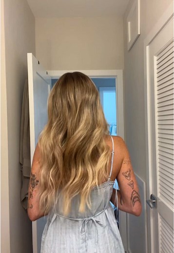 Brilliant Winter Wheat Gloss with Kristiness Hair