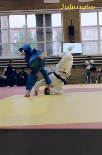 ​When Years of Training Pay Off... Pure Judo Technique!