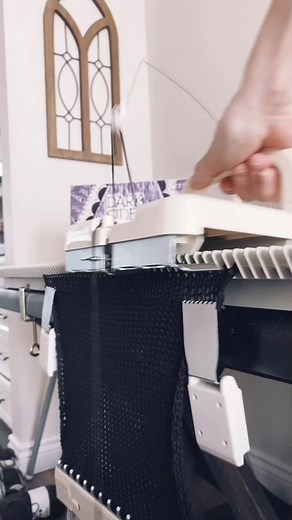 Creating Gorgeous Knits with the Singer LK100 Machine