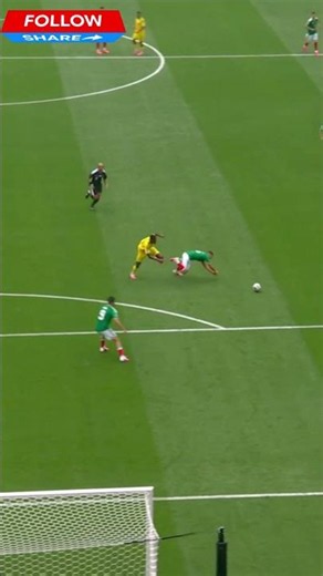 O SETOR DEFENSIVO FALHA e Gol Mexico